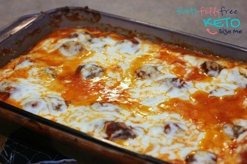 Keto-Low-Carb-Baked-Spaghetti-Squash-With-Meatballs