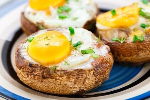 Whole30-5-Ingredient-Baked-Egg-Mushrooms