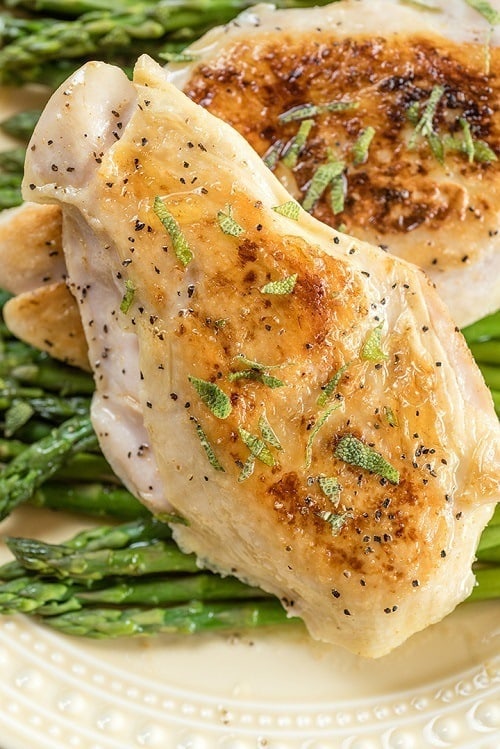 Sous-Vide-Chicken-and-Asparagus
