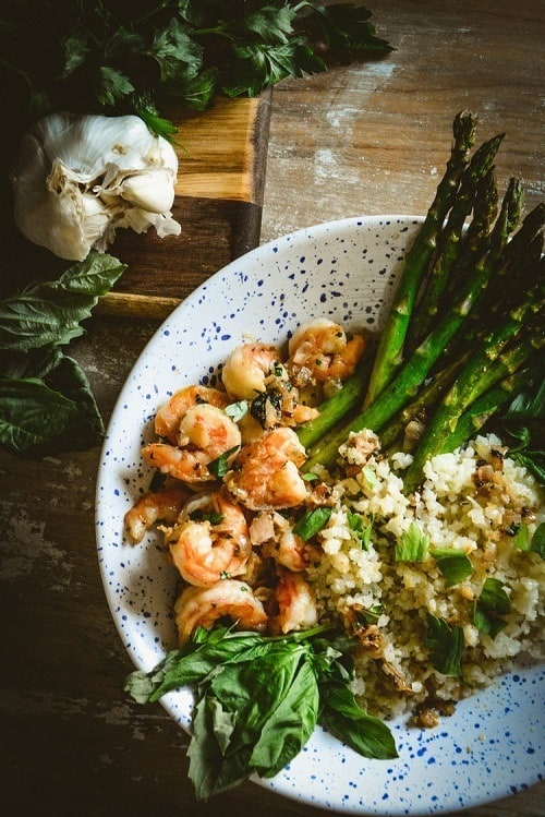 whole30-shrimp-lemon-oil-cauliflower-rice-and-asparagus