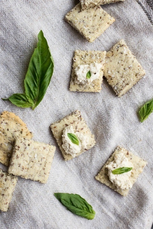 whole30-garlic-herb-almond-flour-crackers